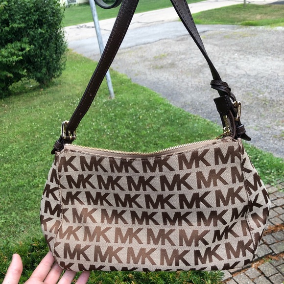 Micheal Kors shoulder purse - Picture 2 of 5
